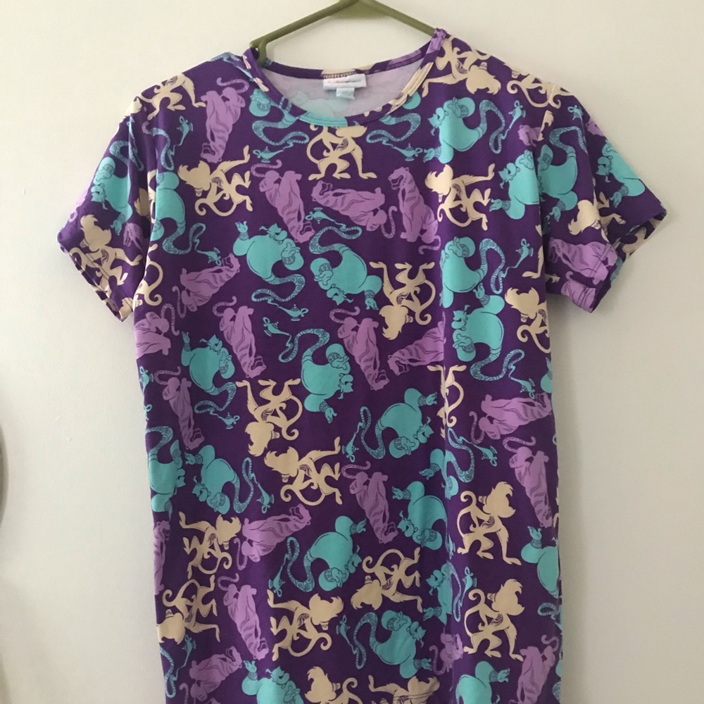 🐙Disney Aladdin Lularoe tee